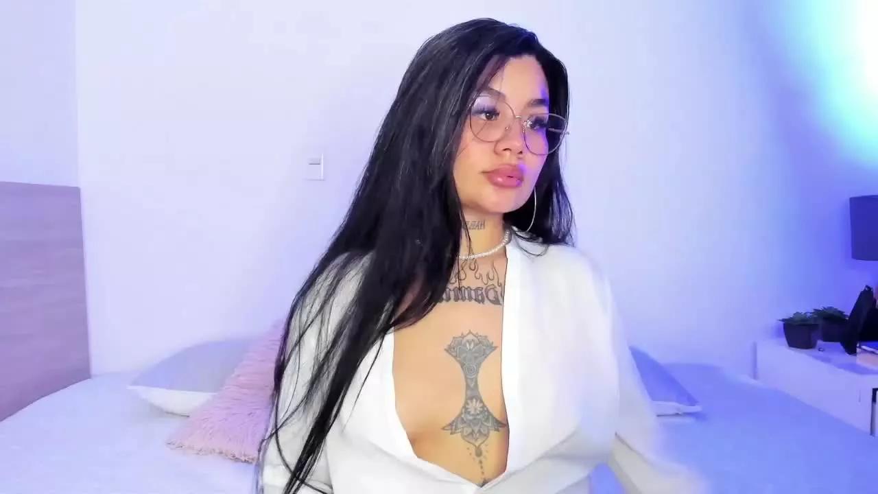 SaraWalker from Streamray