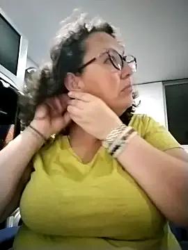 -saraqueen- from StripChat is Freechat