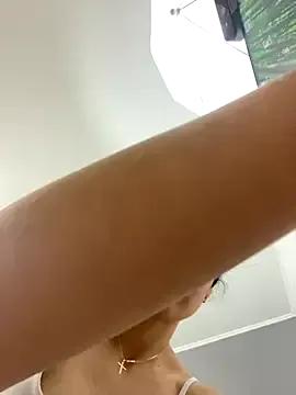 18belleskinny from StripChat is Freechat