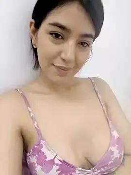 1evelinewood from StripChat