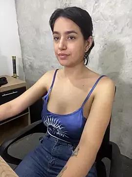 1evelinewood from StripChat
