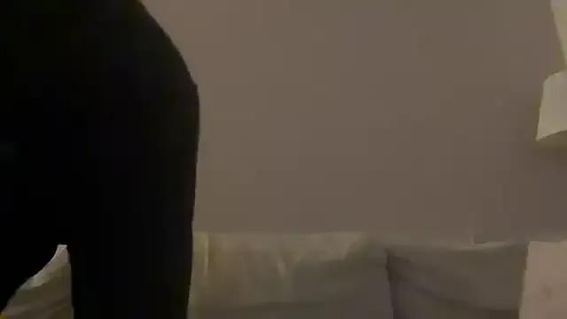 77hornycouple77 from StripChat is Freechat