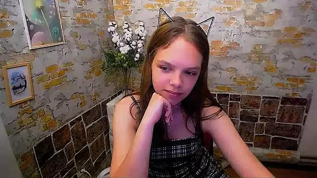 _Alice_in_wonderland from StripChat is Freechat