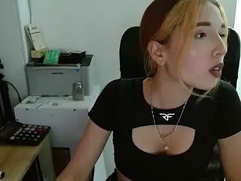 _ArianaMiller from StripChat is Freechat