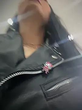 _Bella-Office1 from StripChat is Freechat