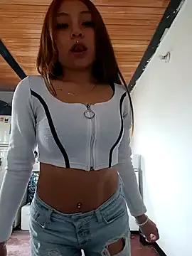 _EmmaWood from StripChat