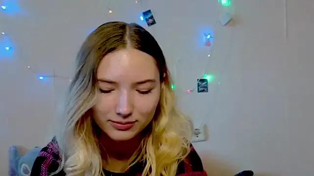 _kikiclark__ from StripChat is Freechat