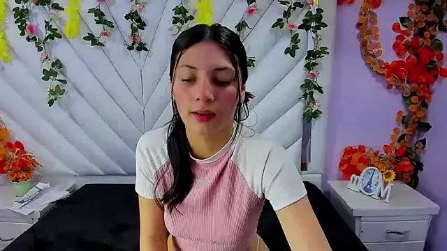 _Luna_Bennett from StripChat is Freechat