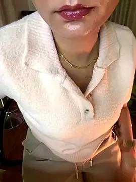 _Lunaaa from StripChat is Freechat