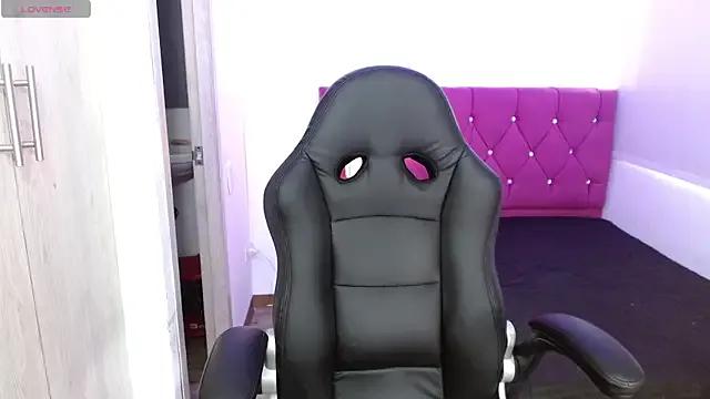 _MissMegann from StripChat is Freechat