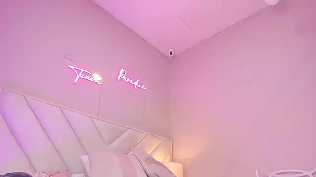 _paula_x from StripChat is Freechat