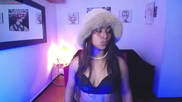 _Sara_Munoz_ from StripChat is Freechat