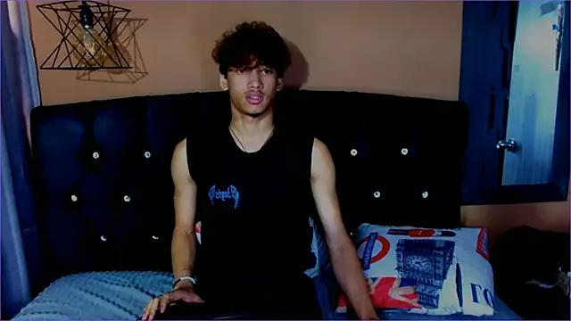 aaron_schott from StripChat is Freechat