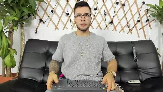 Aaron_thompson from StripChat