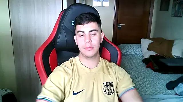 aaronlavine77 from StripChat