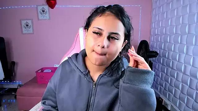 AbbyTaylorr from StripChat is Freechat