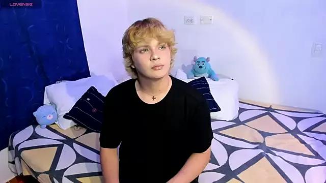 adam_angelssss from StripChat is Freechat