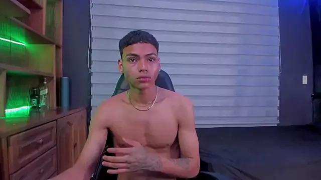 adam_piarse01 from StripChat