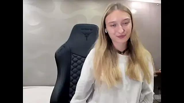 Checkout girls naked models with similar nickname. Cute sexy Free Models.