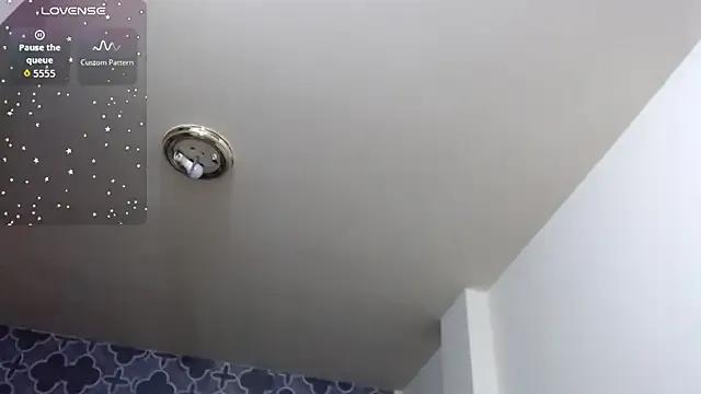 AdeleCruzz from StripChat is Freechat