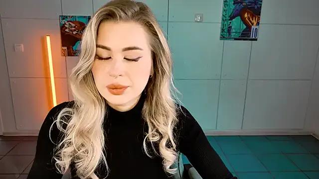 AdelLoyss from StripChat is Freechat