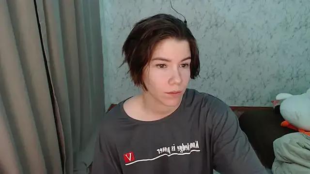 AdelMaud from StripChat is Freechat