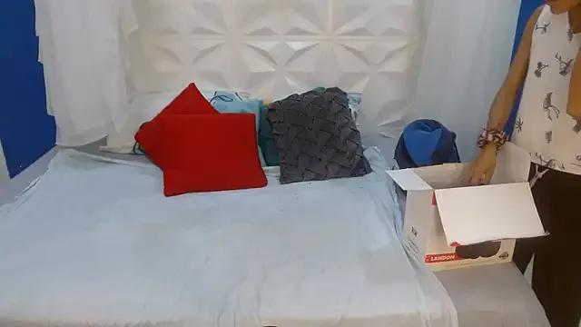 adisson_petite1 from StripChat is Freechat