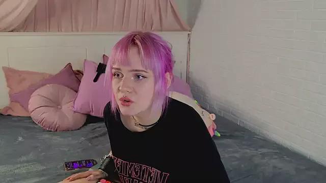 Aiko_Raw from StripChat is Freechat