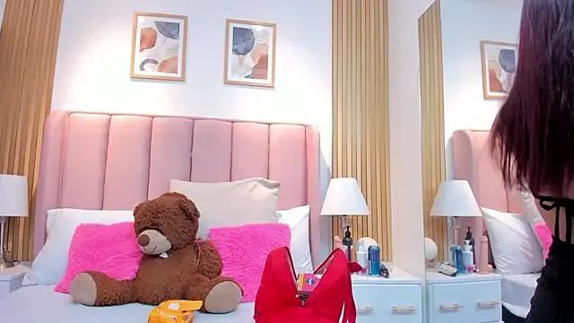 Aithana_Petite from StripChat is Freechat