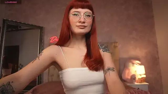 AkiraSweety from StripChat is Freechat