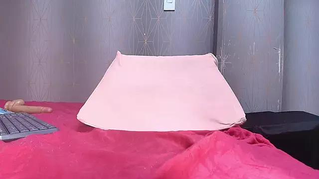alana_lopezz from StripChat is Freechat