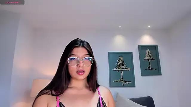 AlanaCardona from StripChat is Freechat