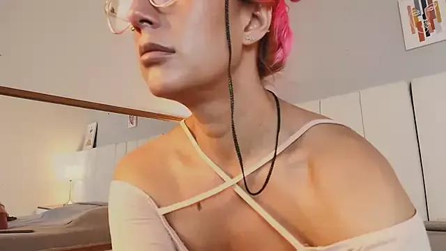 Alanagrecco from StripChat is Freechat