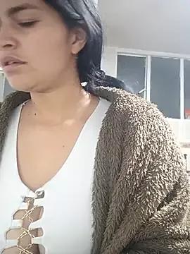 AlanaHotxx from StripChat is Freechat