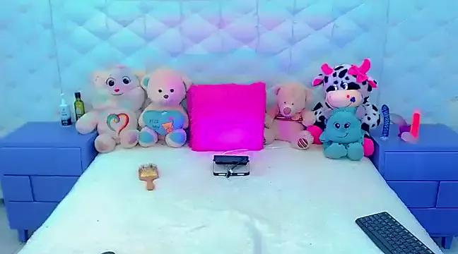 alanna_sofia from StripChat