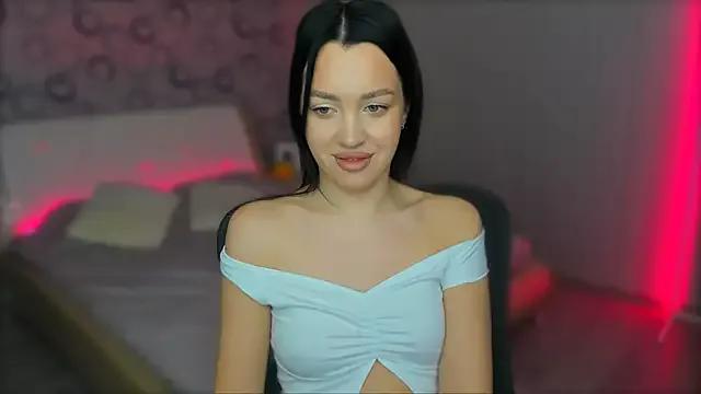 AlannaMiless from StripChat
