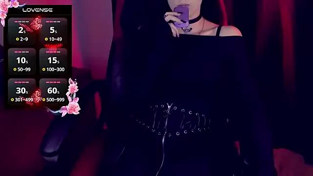 AlariaFatal from StripChat