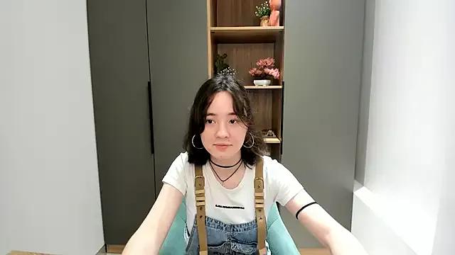 AlbertaClack from StripChat is Freechat