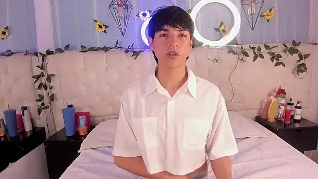 AleAurarashi from StripChat is Freechat