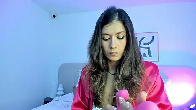 AlessaLeroy from StripChat is Freechat