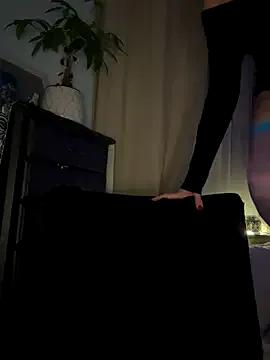 AlessandraBee from StripChat is Freechat