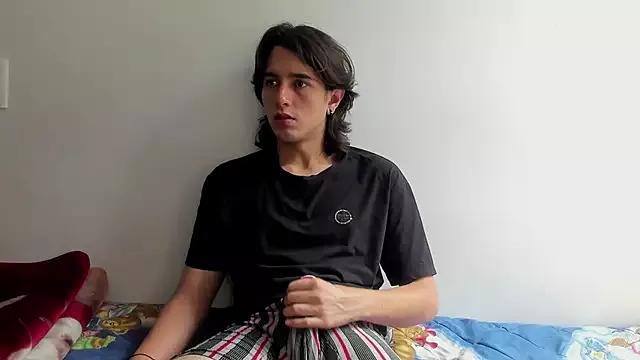 alex_connorr from StripChat is Freechat