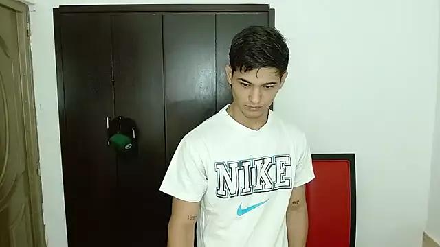Alex_mojica from StripChat is Freechat