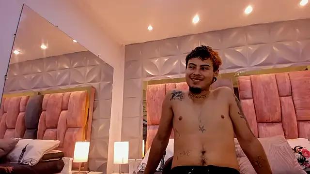 Alex_N_Blue from StripChat is Freechat