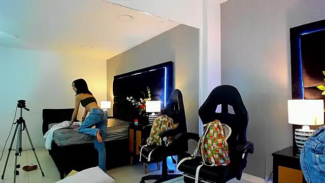 AlexaaWhite from StripChat is Freechat