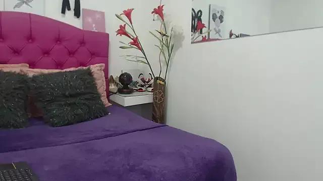 AlexaFontana from StripChat is Freechat
