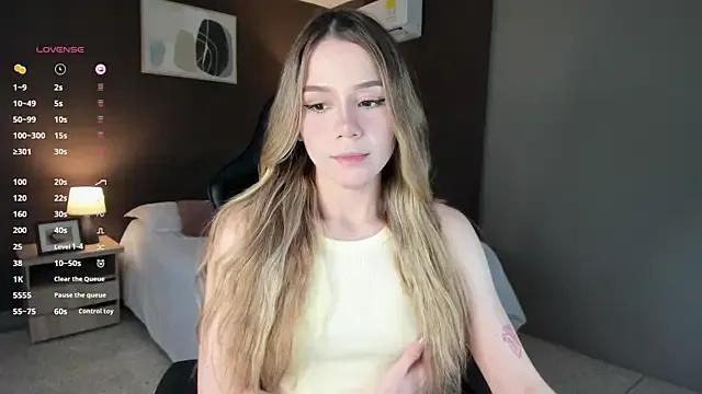 Alexandra-16 from StripChat is Freechat