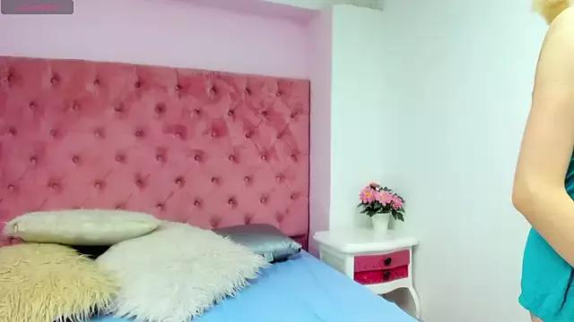 AlexaSmiith from StripChat is Freechat