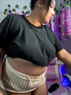 Alexxabelle from StripChat is Freechat