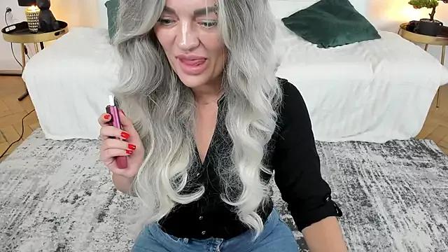 AlianaBent from StripChat